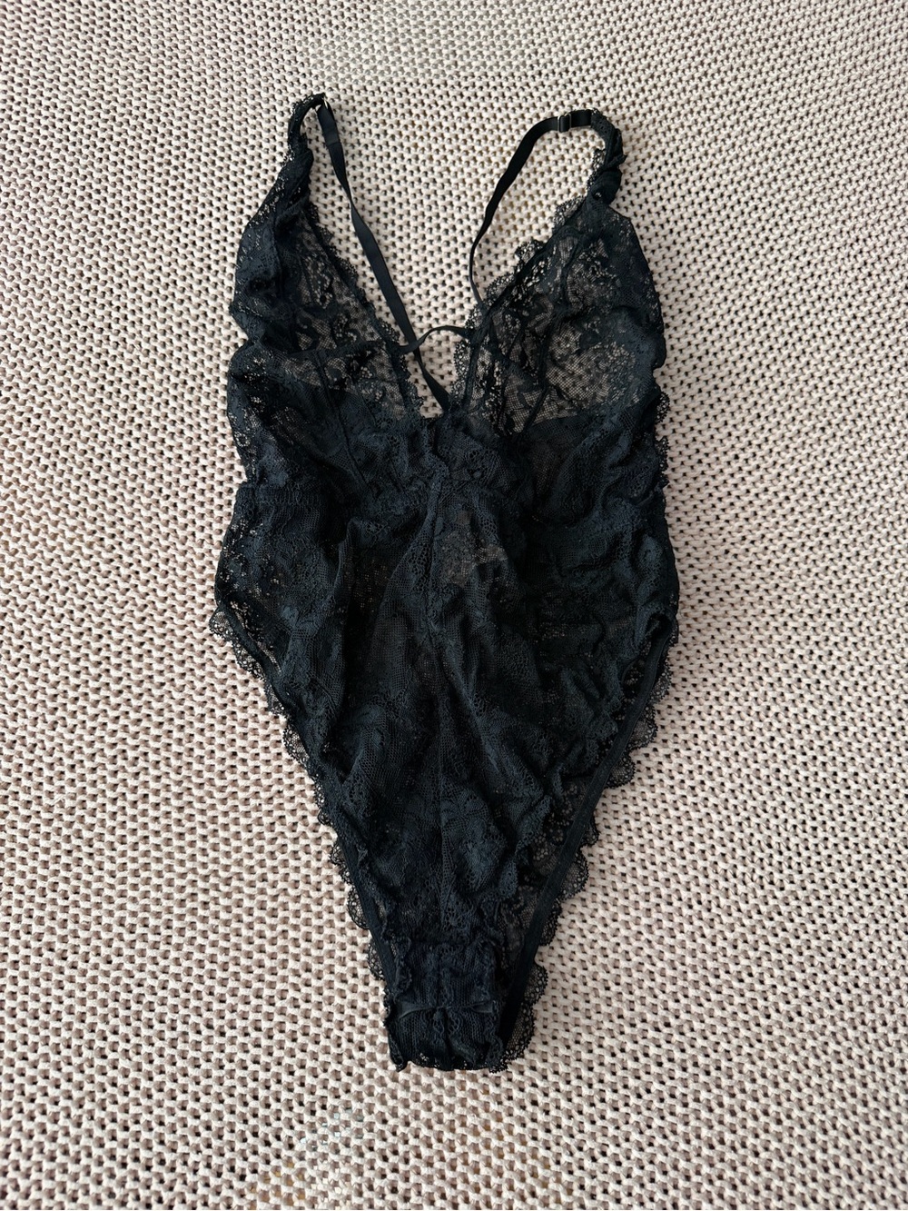 Black lace bodysuit  #lingerie #bodysuit
No label size s/m